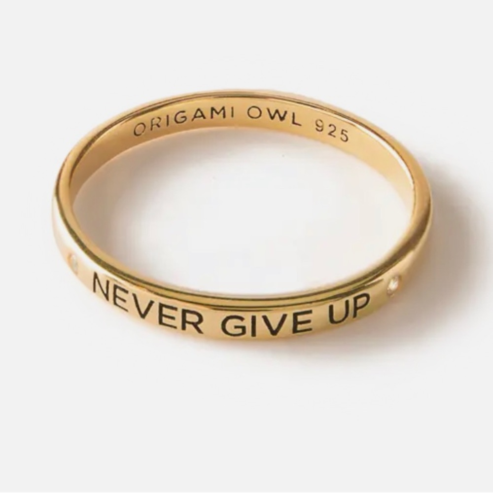"NEVER GIVE UP" EMPOWERMENT RING WITH CZ